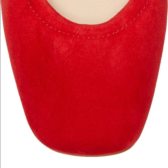 Vince Camuto
Brindin Leather Flat size 5 nwt - Picture 5 of 7